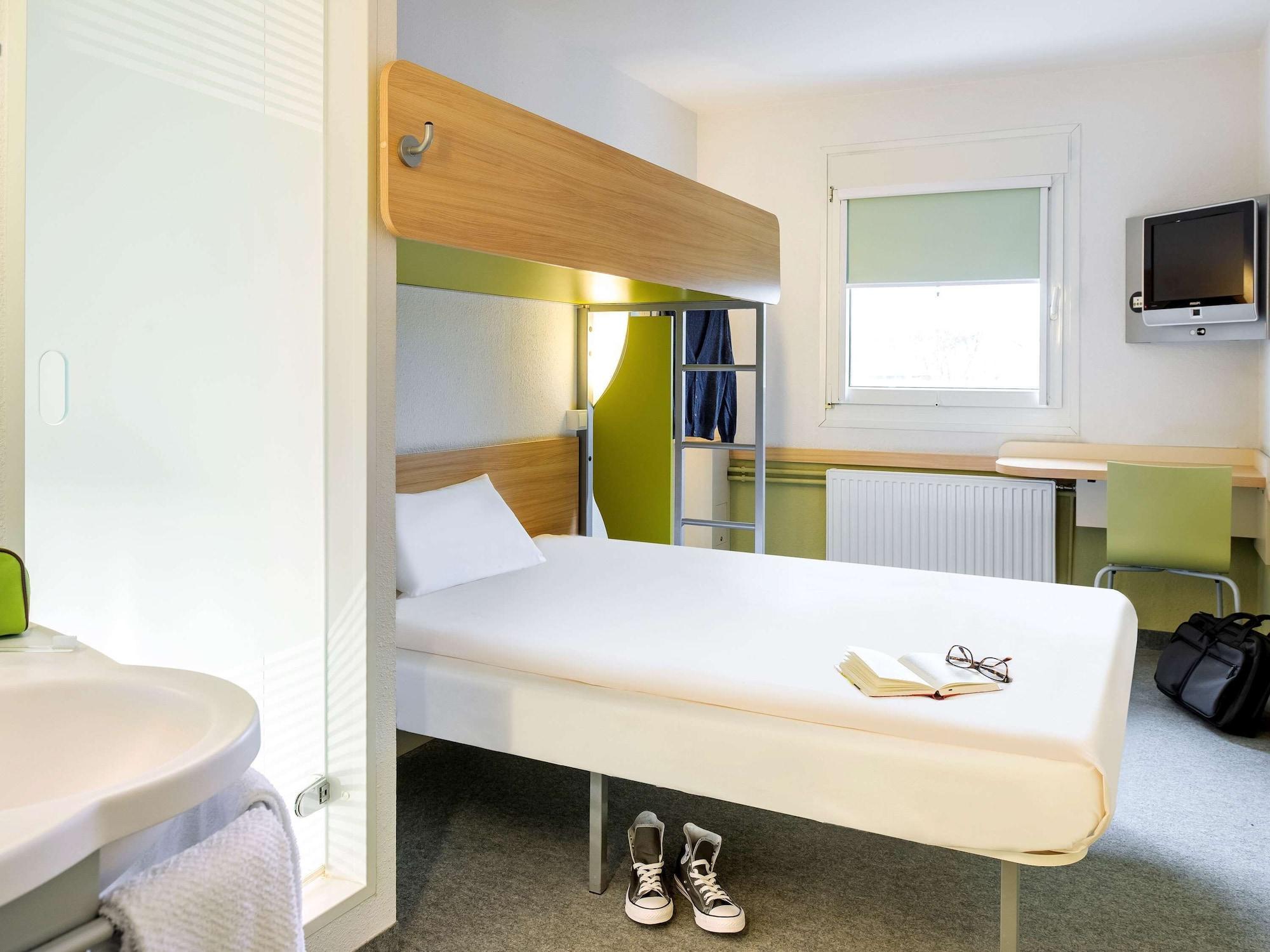 Ibis Budget Montauban Les Chaumes Экстерьер фото