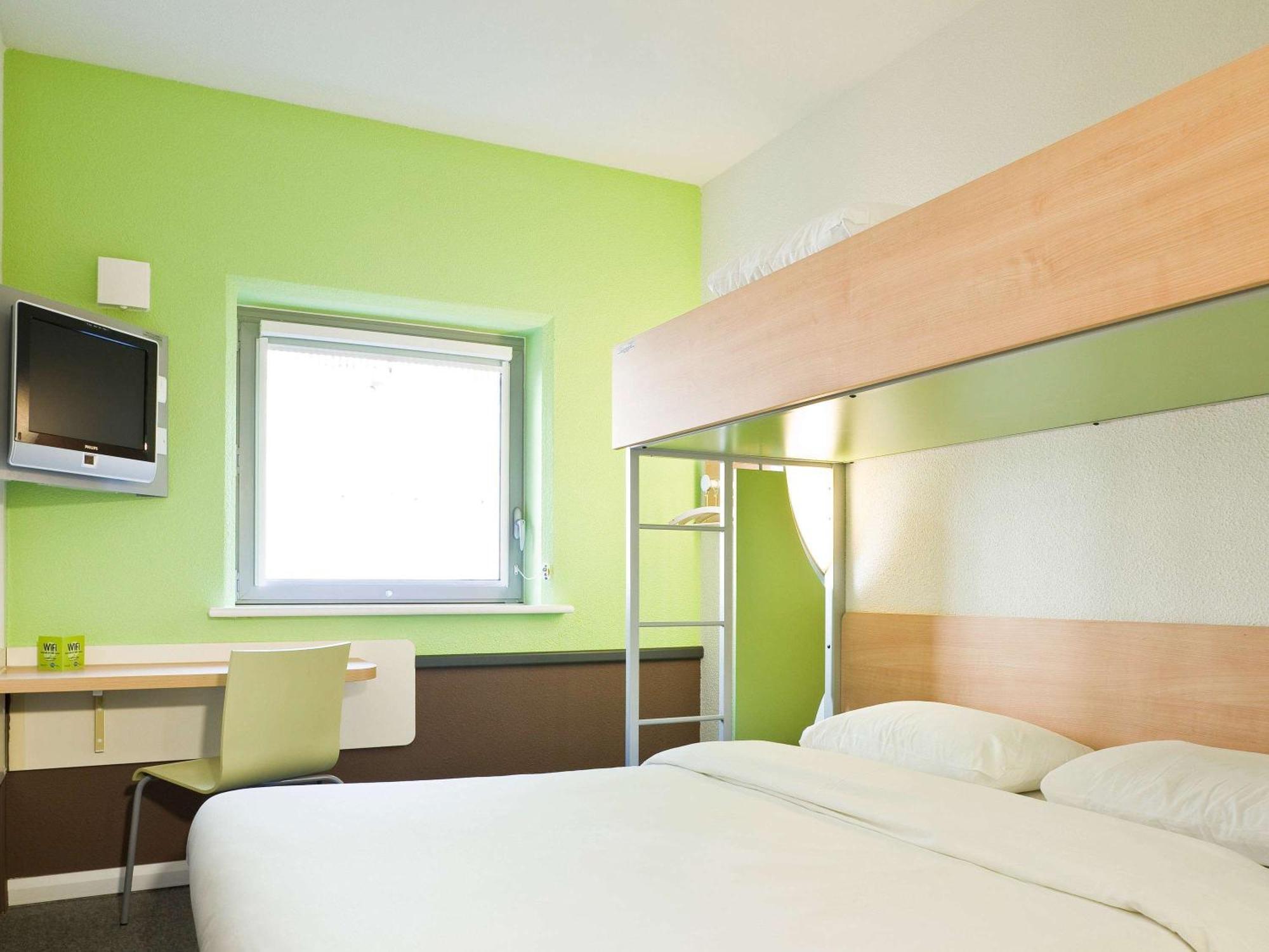 Ibis Budget Montauban Les Chaumes Экстерьер фото